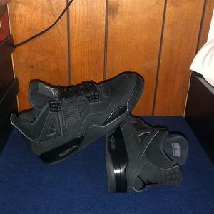 Jordan Retro 4 “Black Cat”